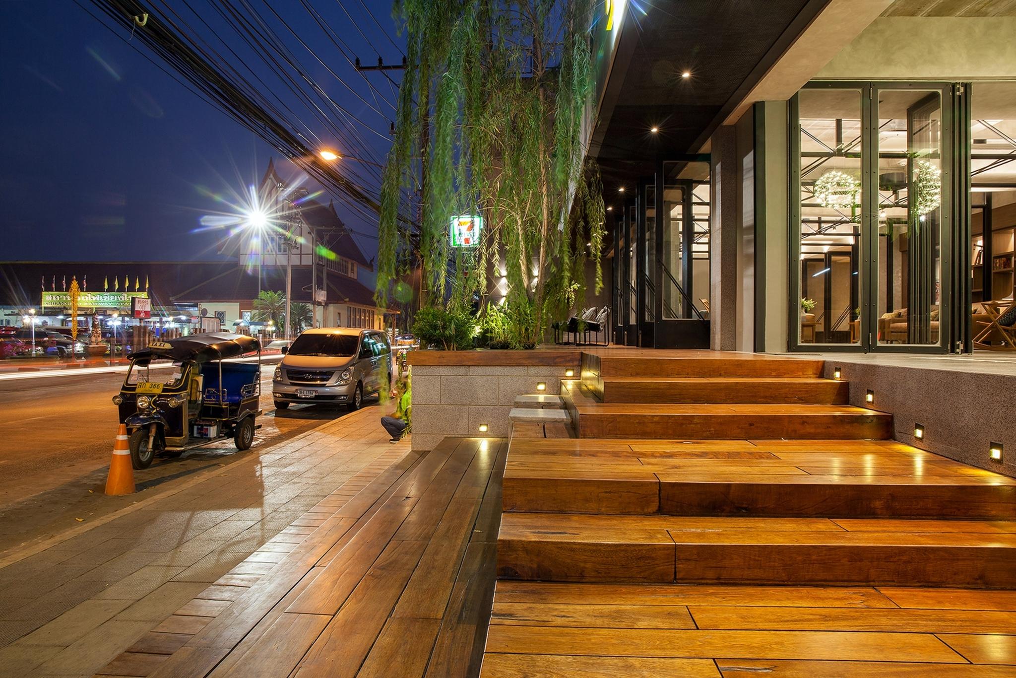 Bossotel Chiang Mai Zewnętrze zdjęcie